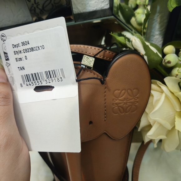 NWT LOEWE Elephant Leather Pocket Pouch-On-Strap - Picture 5 of 9